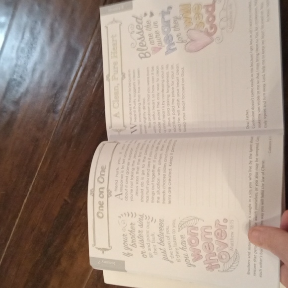 At Knits End | Illustrated Words of Jesus for Women | Quotable Quotes | 3 Books - Picture 6 of 10